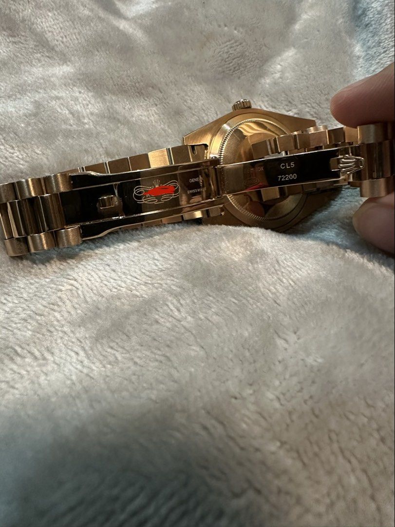 Rol** Rosegold Daydate (Category: Men's Watches) located in Manila. Submitted by ferrero_0731 (Listing ID 1461460624, Image 3). Description: .