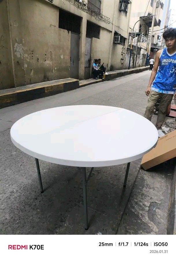 ROUND TABLE (Category: Other Home Appliances) located in Manila. Submitted by vannie30 (Listing ID 1461327024, Image 1). Description: .