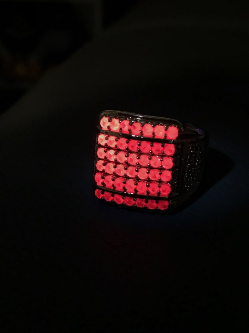 Ruby ring (Category: Rings) located in Singapore. Submitted by lawrencelucifer81 (Listing ID 1461459999, Image 2). Description: .