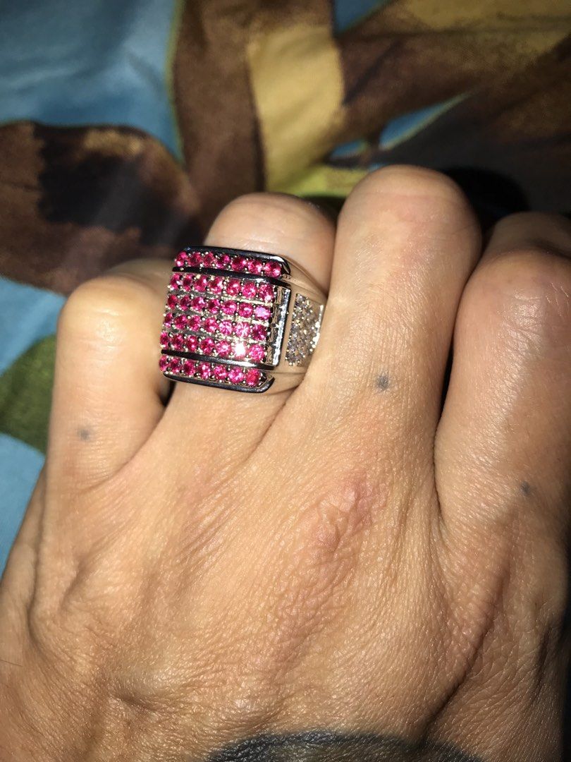 Ruby ring (Category: Rings) located in Singapore. Submitted by lawrencelucifer81 (Listing ID 1461459999, Image 3). Description: .