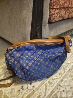 (Category: ) located in . Submitted by thriftntote (Listing ID 1461339341, Image 1). Description: .