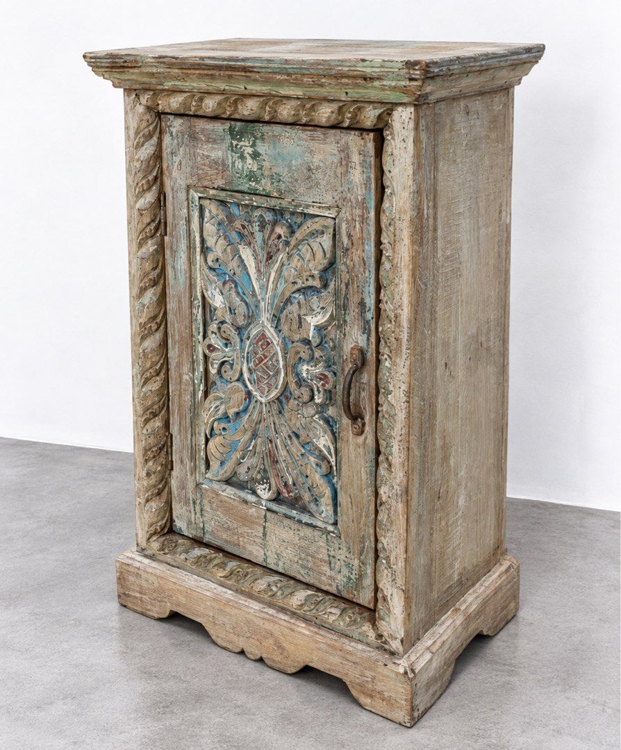 Rustic side table (Category: Other Home Furniture) located in Kuala Lumpur. Submitted by nvna88 (Listing ID 1461421107, Image 1). Description: .