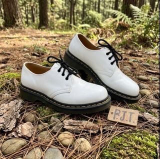 (Category: ) located in . Submitted by rjtbootshop2600 (Listing ID 1461539809, Image 1). Description: .
