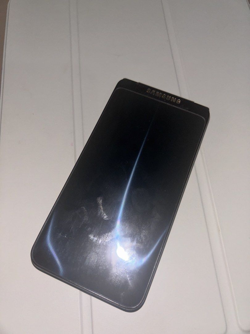 Samsung Galaxy Folder 2 (Category: Samsung) located in Muntinlupa City. Submitted by desireecbltr (Listing ID 1461559273, Image 2). Description: 16gb With micro usb as charger with case.