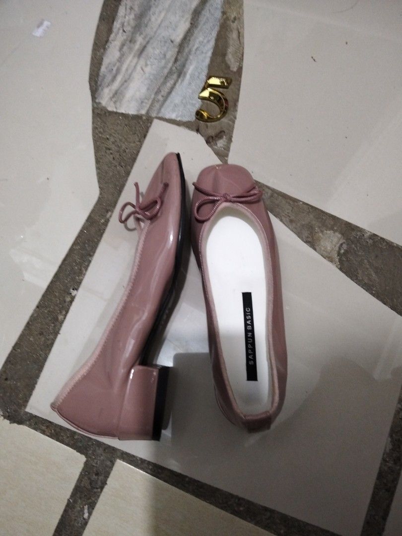 Sappun Basic (Category: Flats & Sandals) located in El Salvador. Submitted by francheskaukayukay (Listing ID 1461376837, Image 2). Description: .