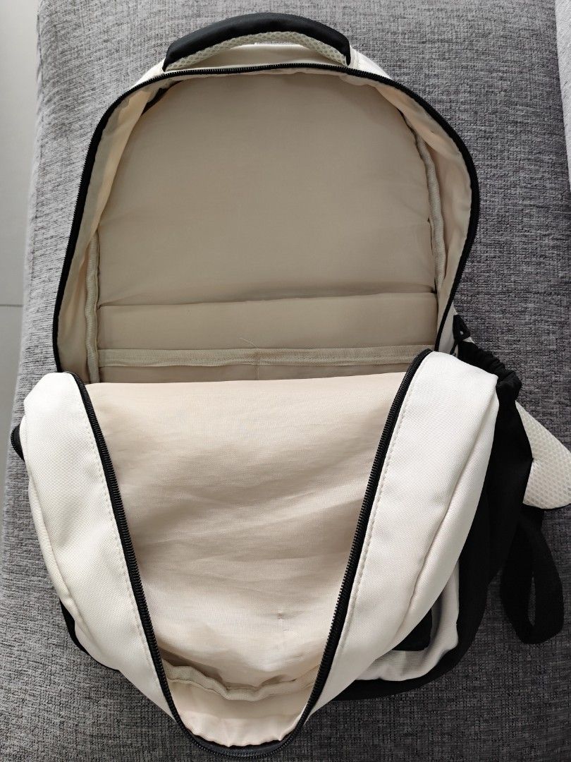 School Backpack (Category: Backpacks) located in Singapore. Submitted by sell4goodd (Listing ID 1461440439, Image 3). Description: Perfect for school Many compartments for convenience .