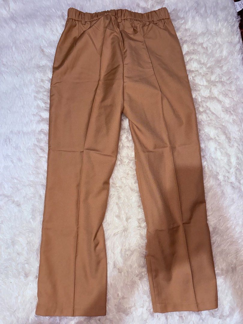 School Khaki Pants (M size) (Category: Trousers) located in Manila. Submitted by kyro0o (Listing ID 1461474385, Image 1). Description: for sale khaki pants selling as is, taguig loc.