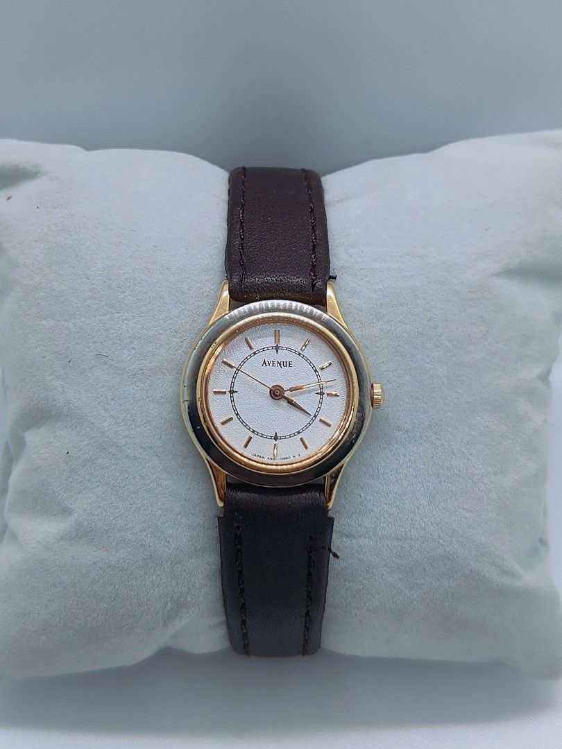 Seiko Avenue Ladies Watch (Category: Luxury Watches) located in Bacoor. Submitted by cheskarica (Listing ID 1461540545, Image 1). Description: Authentic. Buy with confidence! Can be worn right away without issues. Aftermarket leather strap. JDM.
