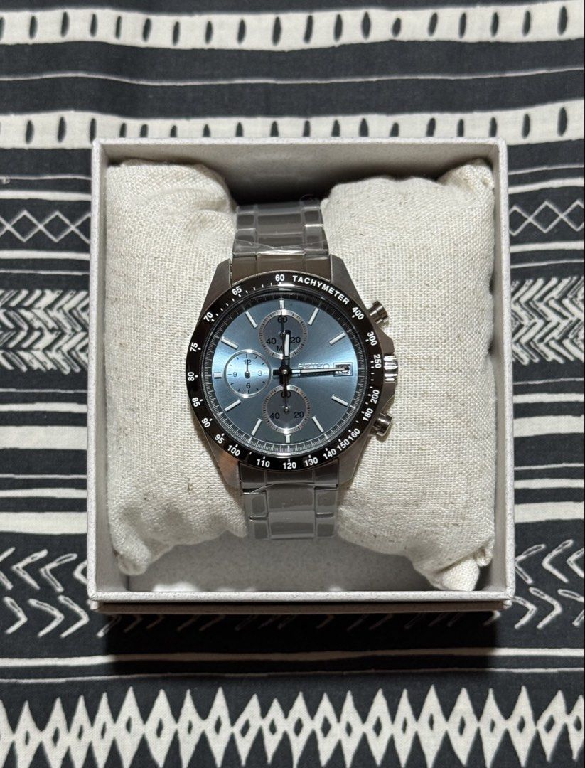 Seiko Chronograph (Category: Men's Watches) located in Taguig. Submitted by llonp (Listing ID 1460839279, Image 2). Description: - Movement: Quartz (Caliber 8T63 / 8T67 meca-quartz style chronograph) - Case Size: 39.8 mm diameter, 11.6 mm thickness - Crystal: Hardlex - Water Resistance: 100 meters (10 ATM) - Lume: LumiBrite hands and markers - SBTR series Brand new Negotiable.