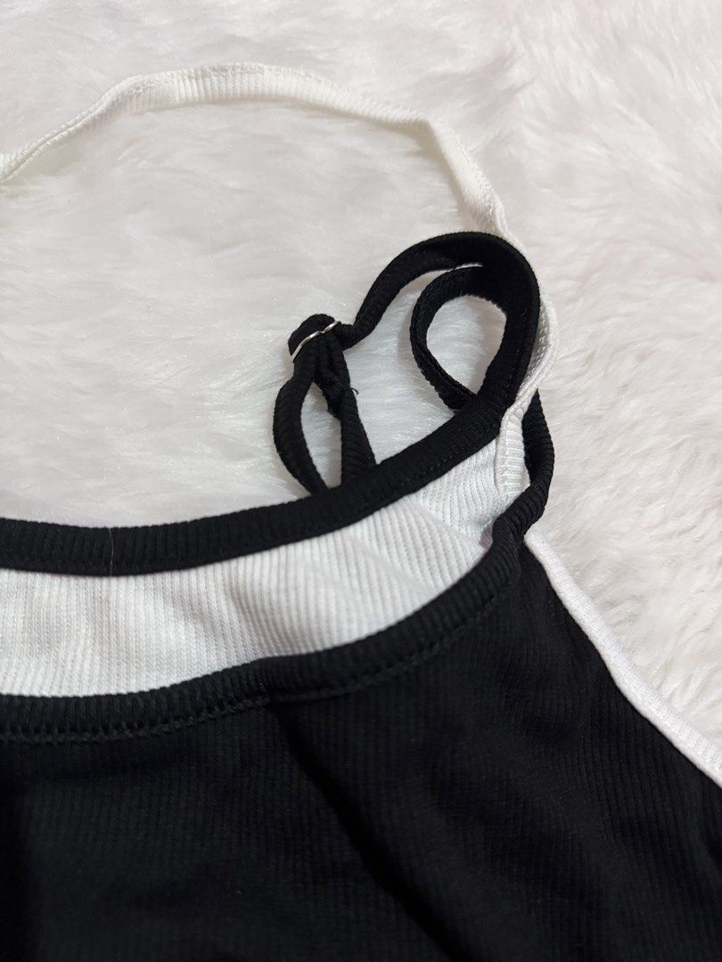 SHEIN sleeveless crop top black (Category: Sleeveless) located in Aglipay. Submitted by nnayam23_05 (Listing ID 1461505540, Image 3). Description: .