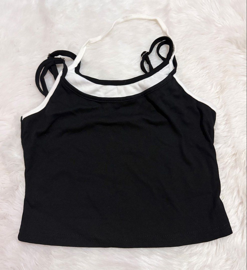 SHEIN sleeveless crop top black (Category: Sleeveless) located in Aglipay. Submitted by nnayam23_05 (Listing ID 1461505540, Image 1). Description: .