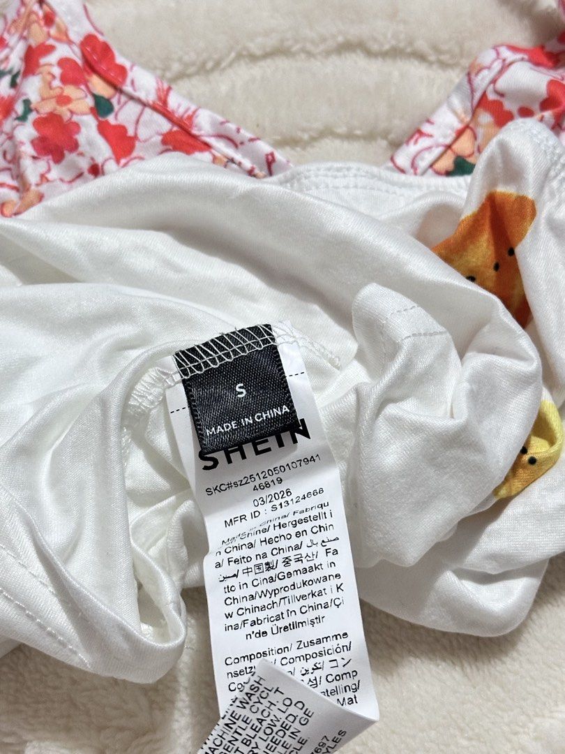 Shein Tube Top (Category: Others Tops) located in Santa Maria. Submitted by asdfghzl (Listing ID 1461518853, Image 2). Description: Never been used/worn S Shein.