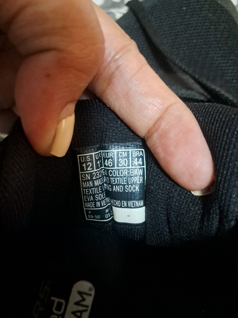 skechers for men (Category: Sneakers) located in Ibaan. Submitted by ljnaig14 (Listing ID 1461388178, Image 3). Description: original brand new skechers for men black.
