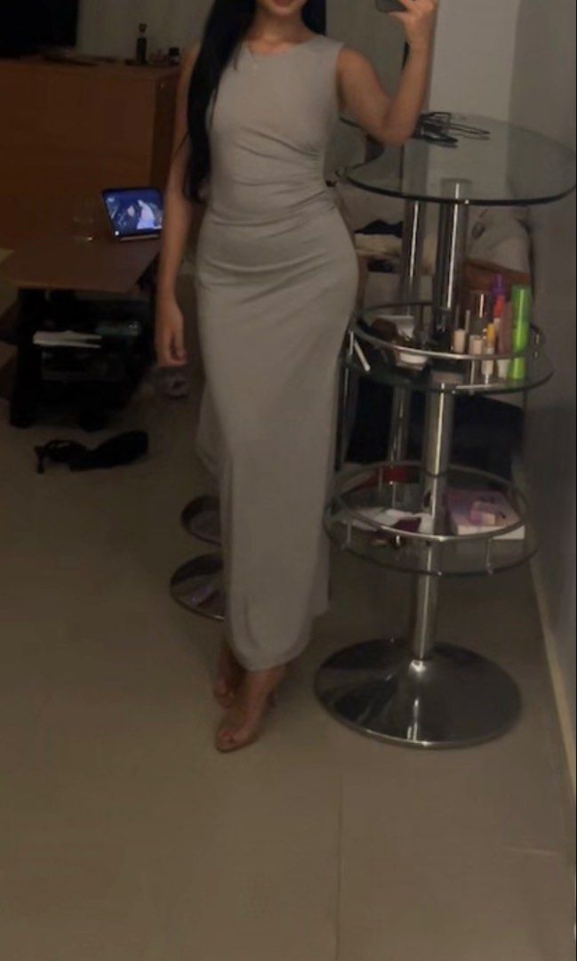 Sleek Grey Sleeveless Maxi Dress (Category: Dresses) located in Manila. Submitted by dianavictoriano (Listing ID 1461550435, Image 1). Description: Maxi dress from The editors market. Never used. .