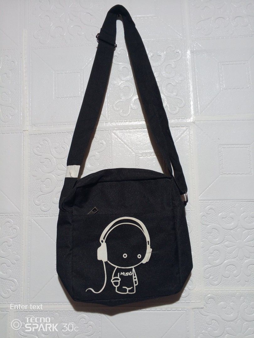 Sling bag (Category: Sling Bags) located in Manila. Submitted by darweza_23 (Listing ID 1461451045, Image 1). Description: .