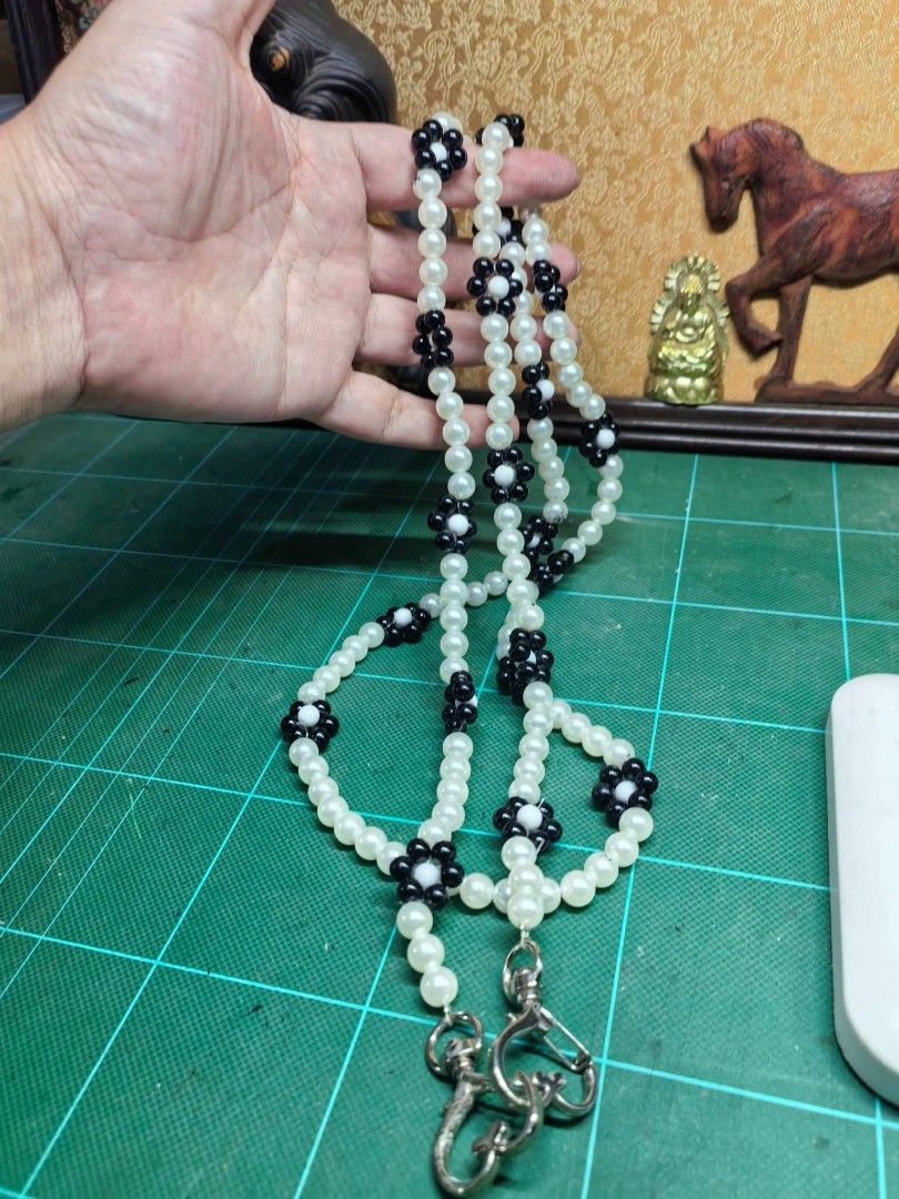 Sling Bag Replacement Strap - Beaded (Category: Other Accessories) located in Cebu City. Submitted by dudes_villanueva (Listing ID 1461324922, Image 2). Description: Sling Bag Replacement Strap - Beaded In excellent condition Length 123cm (4ft).
