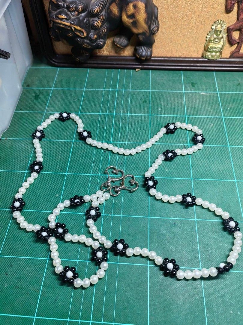 Sling Bag Replacement Strap - Beaded (Category: Other Accessories) located in Cebu City. Submitted by dudes_villanueva (Listing ID 1461324922, Image 1). Description: Sling Bag Replacement Strap - Beaded In excellent condition Length 123cm (4ft).