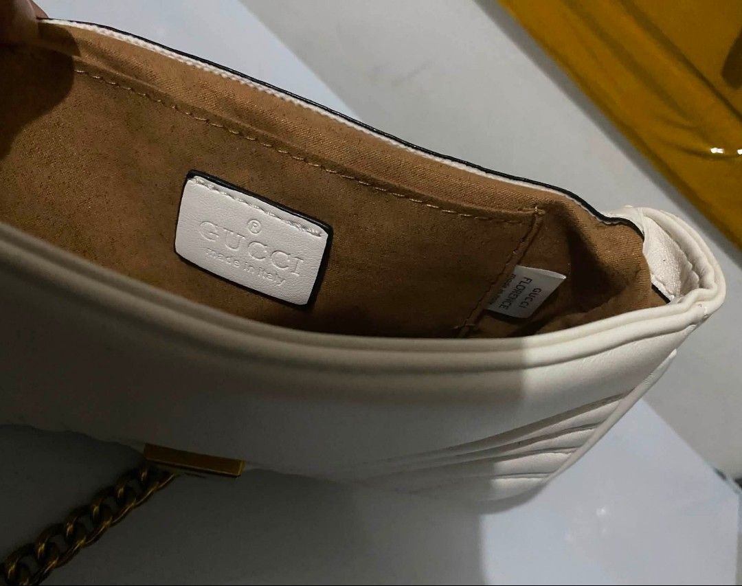 Sling bag shoulder bag (Category: Cross-body Bags) located in Manila. Submitted by glaiza02 (Listing ID 1461559212, Image 2). Description: .