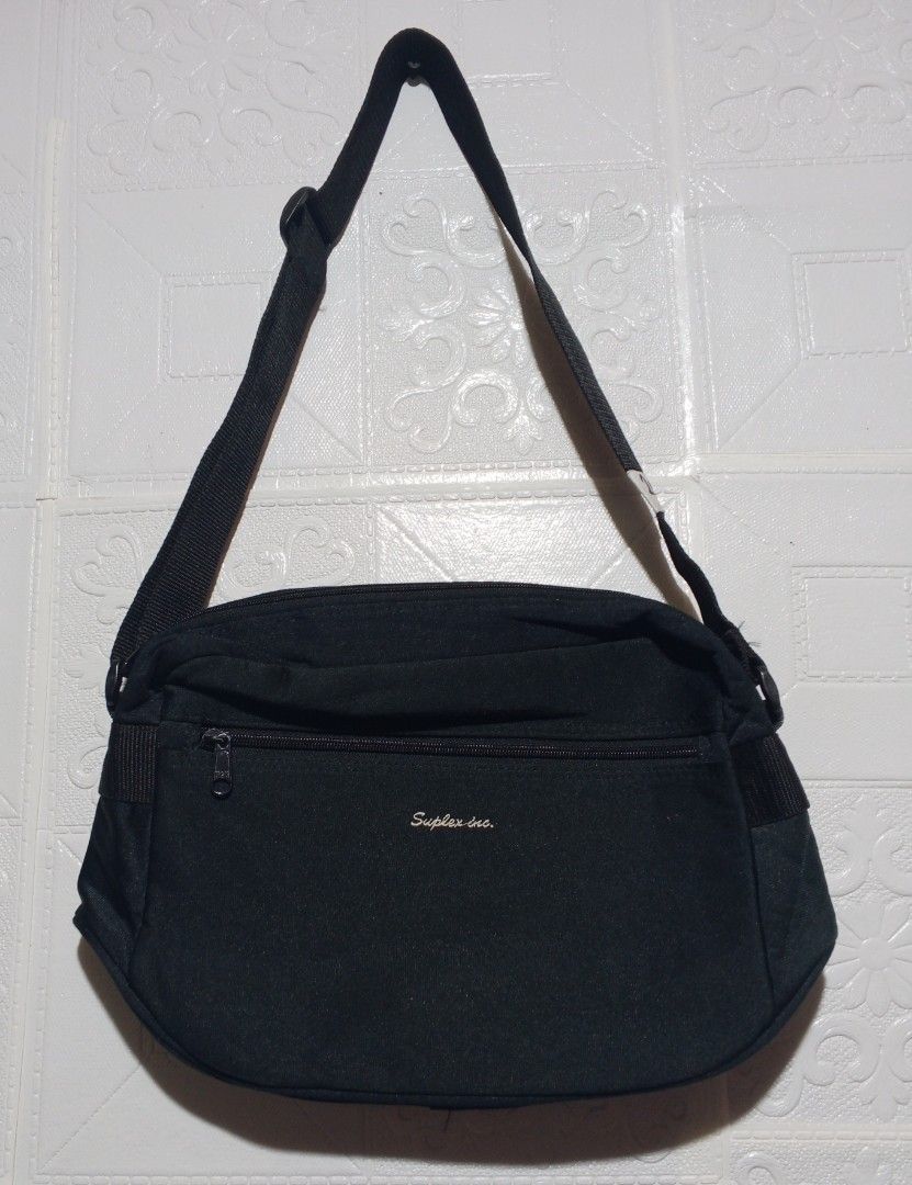 Sling Bags (Category: Cross-body Bags) located in Manila. Submitted by darweza_23 (Listing ID 1461450132, Image 1). Description: .