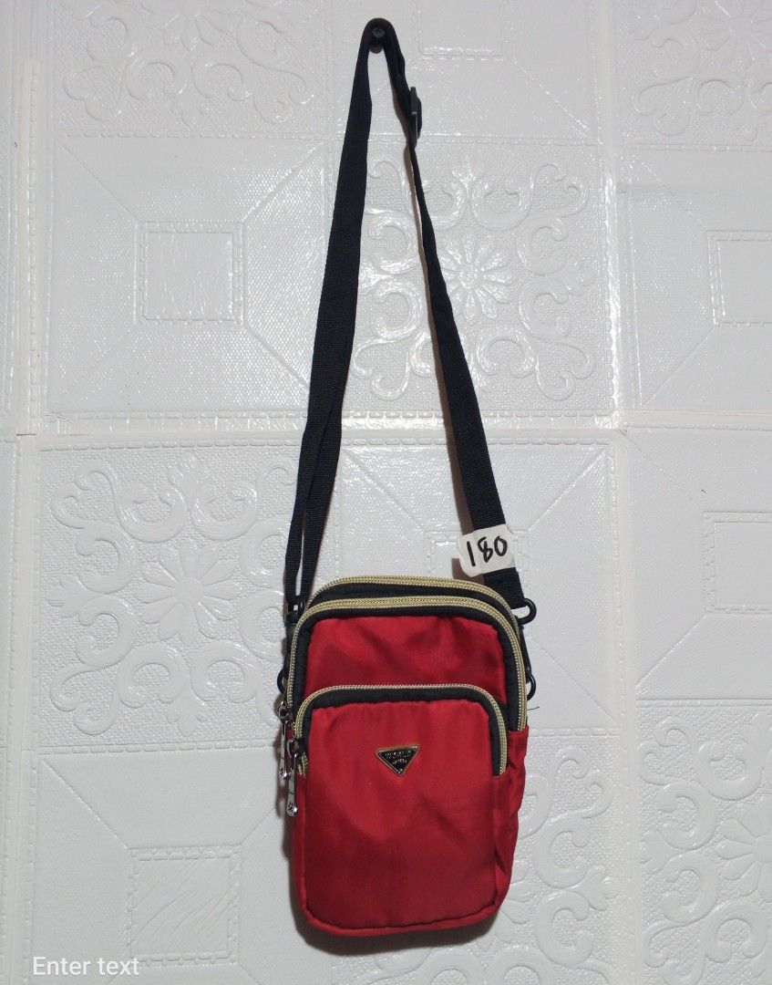 Sling mini bag (Category: Purses & Pouches) located in Manila. Submitted by darweza_23 (Listing ID 1461451346, Image 1). Description: .