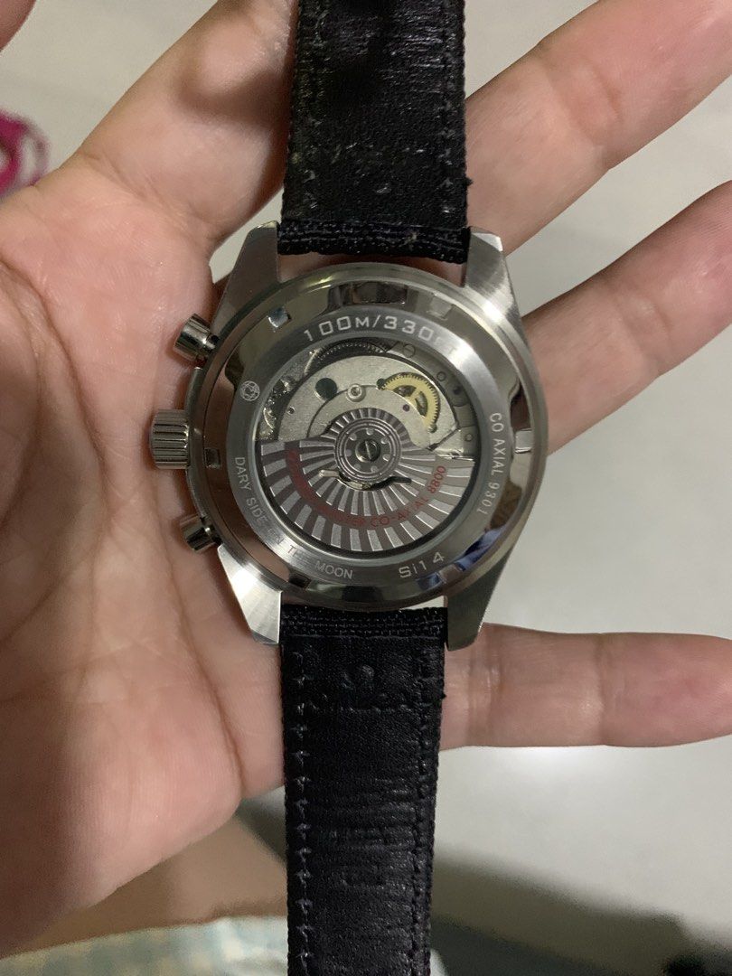 SMF Omega 50th anniv Snoopy edition (Category: Luxury Watches) located in Antipolo. Submitted by hideoutcloset88 (Listing ID 1461500639, Image 3). Description: Flea market Personal watch collection Automatic .