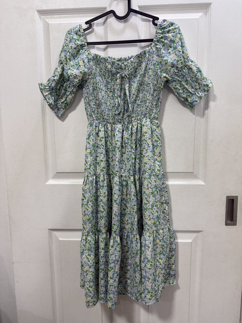 SMOCKED DRESS FLORAL (Category: Babies & Kids Fashion) located in Taguig. Submitted by _decluttermomma_ (Listing ID 1461407033, Image 1). Description: SMOCKED DRESS FLORAL MAXI DRESS FOR AGE 11-12.