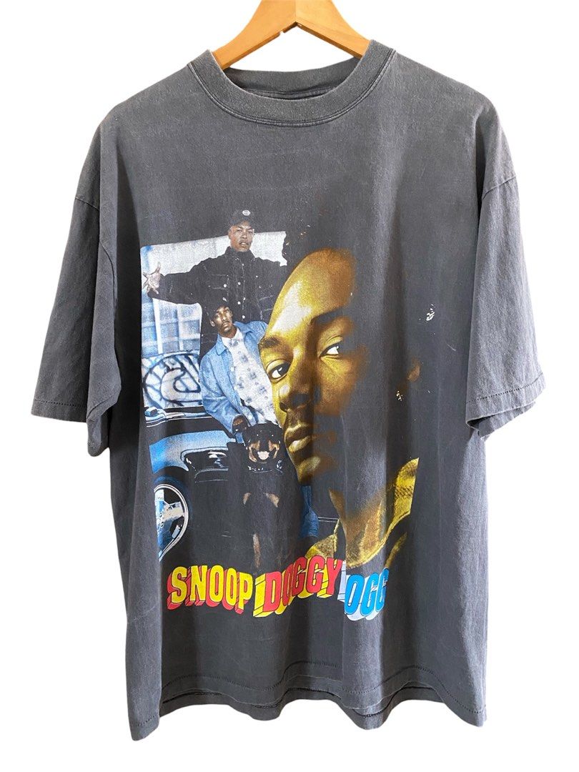 Snoop Dogg Rap Tee Vintage Bootleg (Category: Tshirts & Polo Shirts ) located in Dumaguete. Submitted by infiniteloot_ (Listing ID 1461330653, Image 1). Description: Snoop Dogg Rap Tee Vintage Bootleg 29 length x 23 width good condition no flaws DM 🪖.