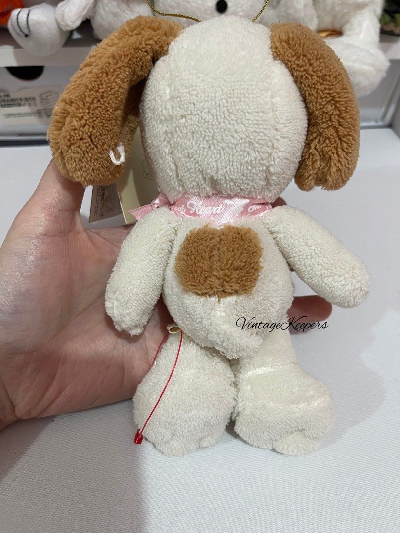 Snoopy / Peanuts Plushie Keychain (Category: Plushies & Soft Toys) located in San Fernando. Submitted by thevintagekeepers (Listing ID 1461548933, Image 3). Description: 🌸Original Peanuts collectibles 🌸from Japan 🌸ship via J&T .