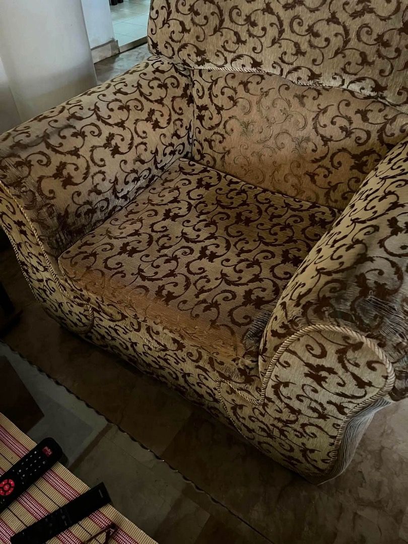 Sofa Set (Category: Sofas) located in Caloocan City. Submitted by gardiola (Listing ID 1461391854, Image 2). Description: .