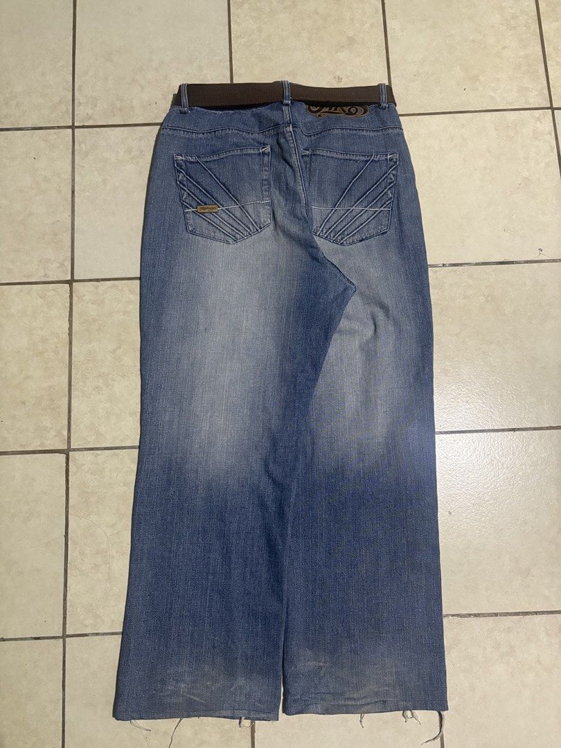 Southpole Alt Akademiks Jeans Size 38 (Category: Jeans) located in Angeles City. Submitted by vinqvrr (Listing ID 1461552204, Image 2). Description: Dimes: Size: 38 Length: 43 Thigh: 15 Leg Opening: 10.5 Price: 900+SF .