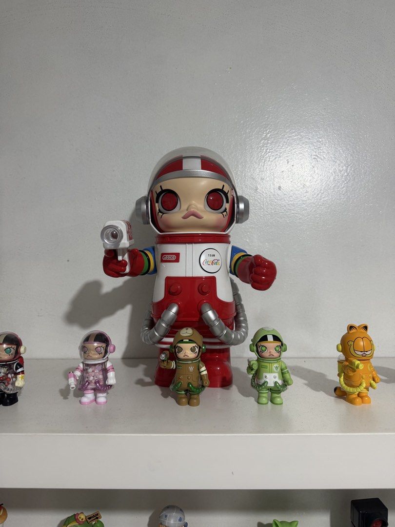 Space Molly Coca Cola 400% (Category: Vintage Collectibles) located in Manila. Submitted by justinkylejose (Listing ID 1461363495, Image 1). Description: Space Molly 400% Coca-Cola Displayed only Complete with box & cert ₱10,000 📍Pasig Area.