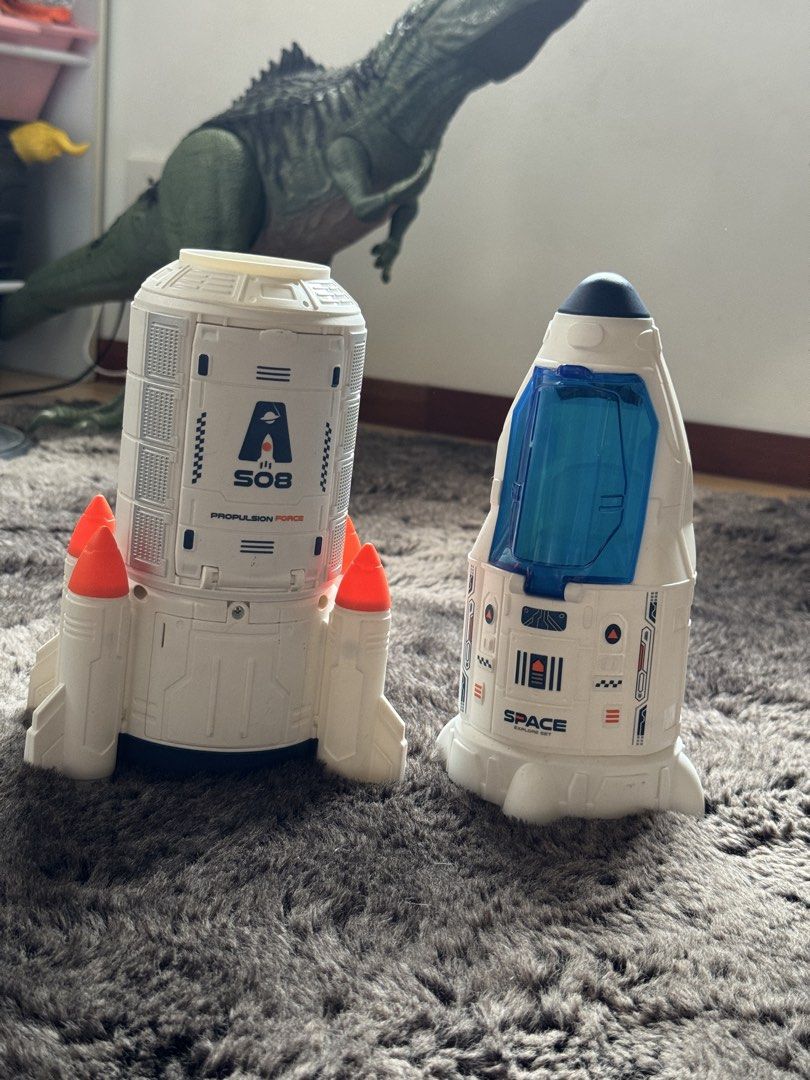 Space Ship set (Category: Kids Toys) located in Rizal. Submitted by lovebugsspreloved (Listing ID 1461419714, Image 2). Description: .