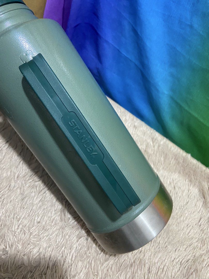 stanley thermos (Category: Water Bottles & Tumblers) located in Pasig City. Submitted by jie_russ (Listing ID 1461419863, Image 3). Description: - Brand: Stanley - Type: Thermos - Color: Classic Green - Material: Durable construction for long-lasting use - Functionality: Keeps beverages hot or cold - Ideal for: Daily use, travel, outdoor activities.