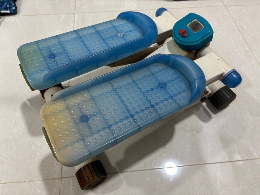 Stepper (Category: Cardio & Fitness Machines) located in Singapore. Submitted by bbmon (Listing ID 1461431485, Image 3). Description: Stepper exercise equipment - comes with a timer Condition: Signs of usage and some rust but still functional Not for fussy Self collect: Tampines .