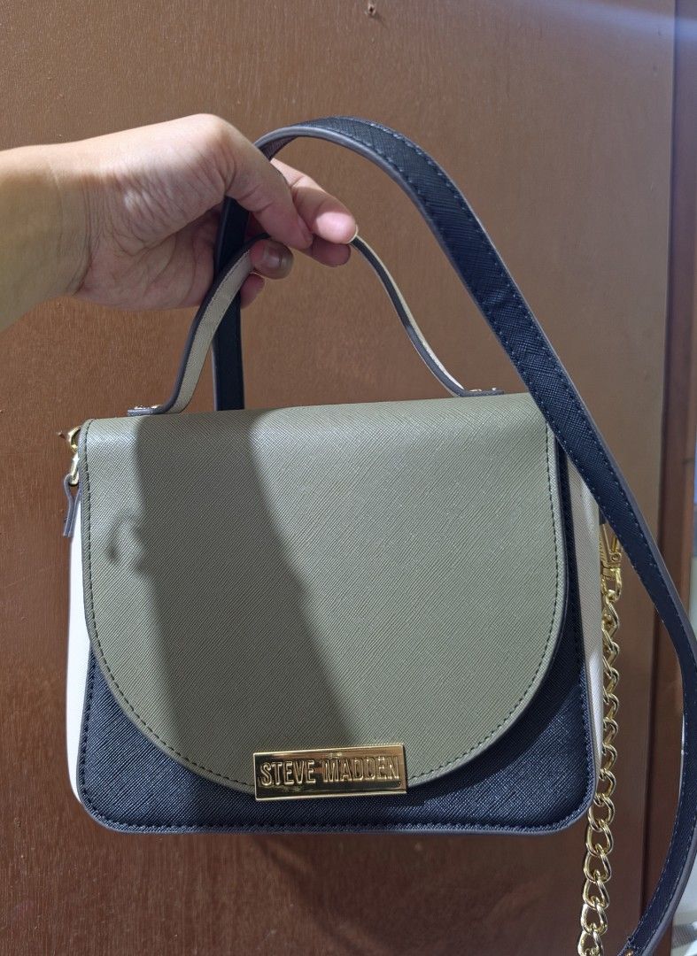 Steve Madden (Category: Shoulder Bags) located in Cebu City. Submitted by mjcolinacebu20 (Listing ID 1461407478, Image 1). Description: barely used, i think 2-3 times lng kay taas nko ang strap mao sad rfs. .