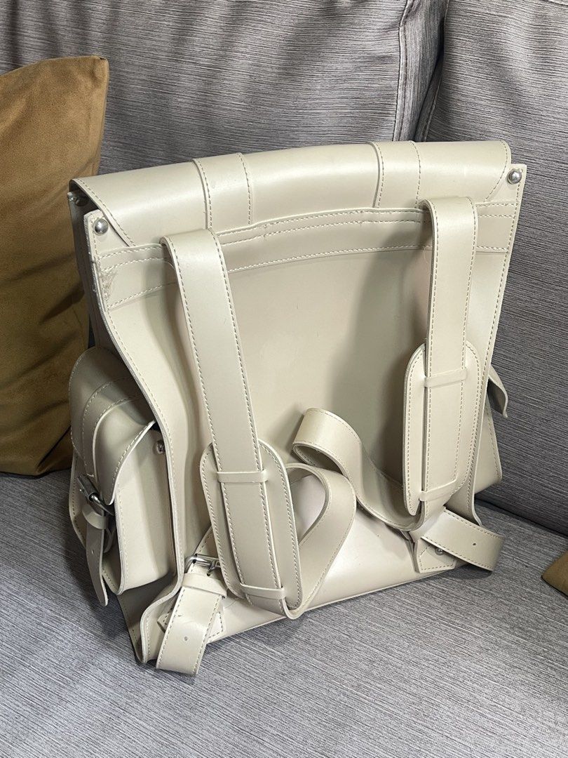 STRAIGHTFORWARD VEGAN LEATHER BACKPACK (Category: Backpacks) located in Bacoor. Submitted by theaballs (Listing ID 1461411465, Image 3). Description: A chic backpack good for on site jobs ! ☺️ - Only used twice - rfs: I'm okay with only one color, I bought 2 diff colors on impulse 😅 -okay with lalamove from pasay (mon-fri) -NEGOTIABLE -okay with meet up: MOA (mon-fri) -okay with meet up: south area every weekend (southmall, alabang, evia, bacoor
