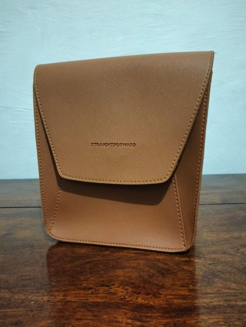 Straightfoward DVL Chojo Sling Bag (Category: Sling Bags) located in Cabanatuan. Submitted by smol.nol (Listing ID 1461475047, Image 1). Description: CROSSPOSTED wts lfb ph Straightfoward DVL Chojo Sling Bag - Only used once - With dust bag - Still in great condition PHP 700 rfs: decluttering + never used it after MOP: GCash MOD: J&T 📍 Cabanatuan City, Nueva Ecija.