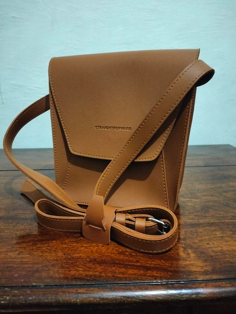 Straightfoward DVL Chojo Sling Bag (Category: Sling Bags) located in Cabanatuan. Submitted by smol.nol (Listing ID 1461475047, Image 2). Description: CROSSPOSTED wts lfb ph Straightfoward DVL Chojo Sling Bag - Only used once - With dust bag - Still in great condition PHP 700 rfs: decluttering + never used it after MOP: GCash MOD: J&T 📍 Cabanatuan City, Nueva Ecija.