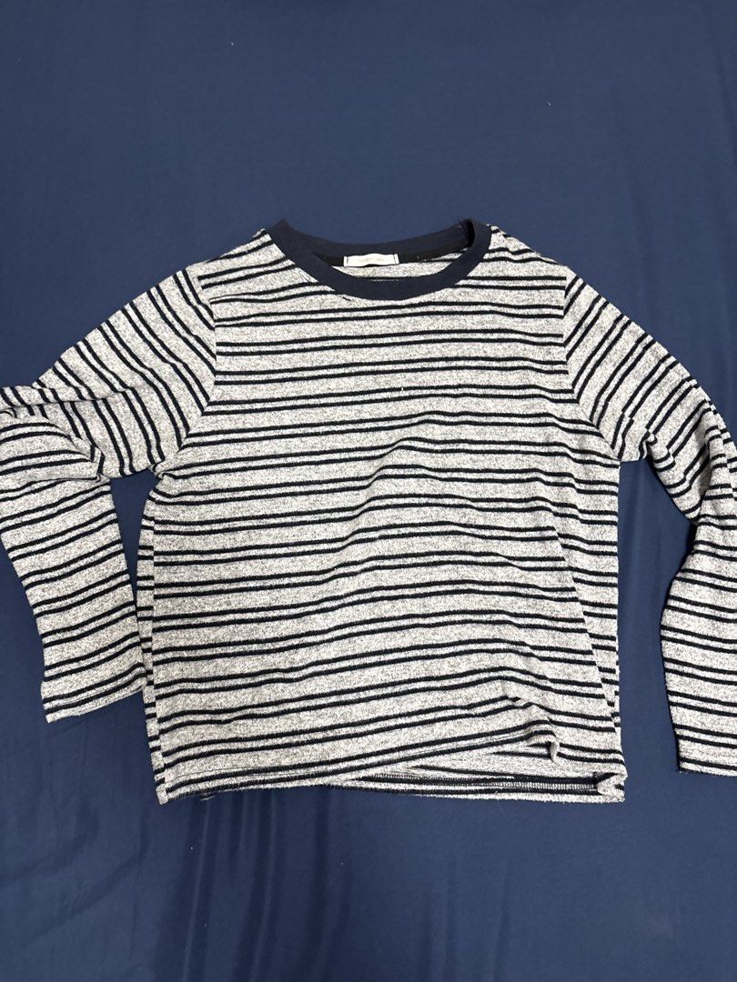 STRIPED LONG SLEEVE SHIRT (Category: Longsleeves) located in Manila. Submitted by weaniceteee (Listing ID 1461452226, Image 1). Description: - nego, pm for deets.