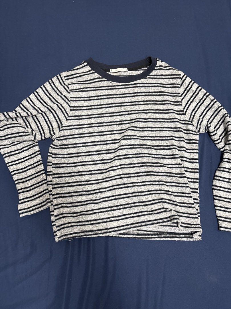STRIPED LONG SLEEVE SHIRT (Category: Longsleeves) located in Manila. Submitted by weaniceteee (Listing ID 1461452226, Image 2). Description: - nego, pm for deets.