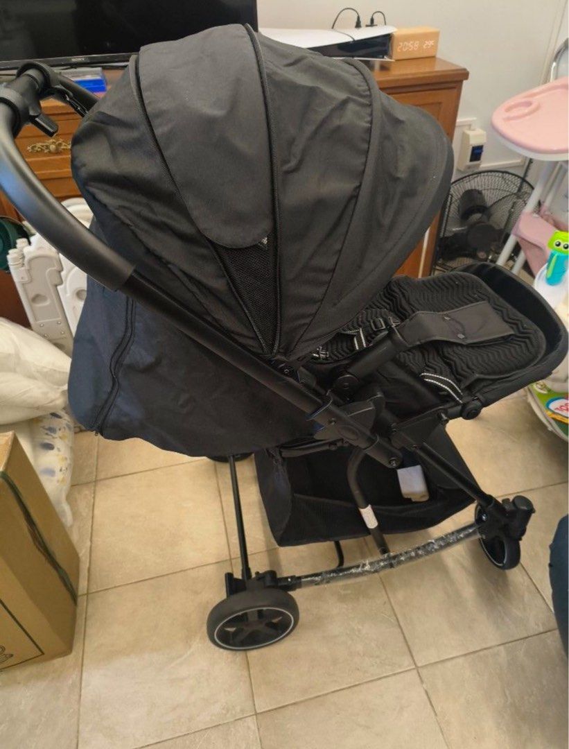 Stroller / Rocker (Category: Strollers) located in Pasig City. Submitted by dncthrn (Listing ID 1461423714, Image 2). Description: Baby Stroller/Rocker - No issue - All black - Canopy included - Sleek design with black wheels - Perfect for daily outings and mall trips - Comfortable and safe for your little one - Easy and convenient handle for maneuvering - Storage basket underneath Meetups available in Araneta City or other accessible locations i