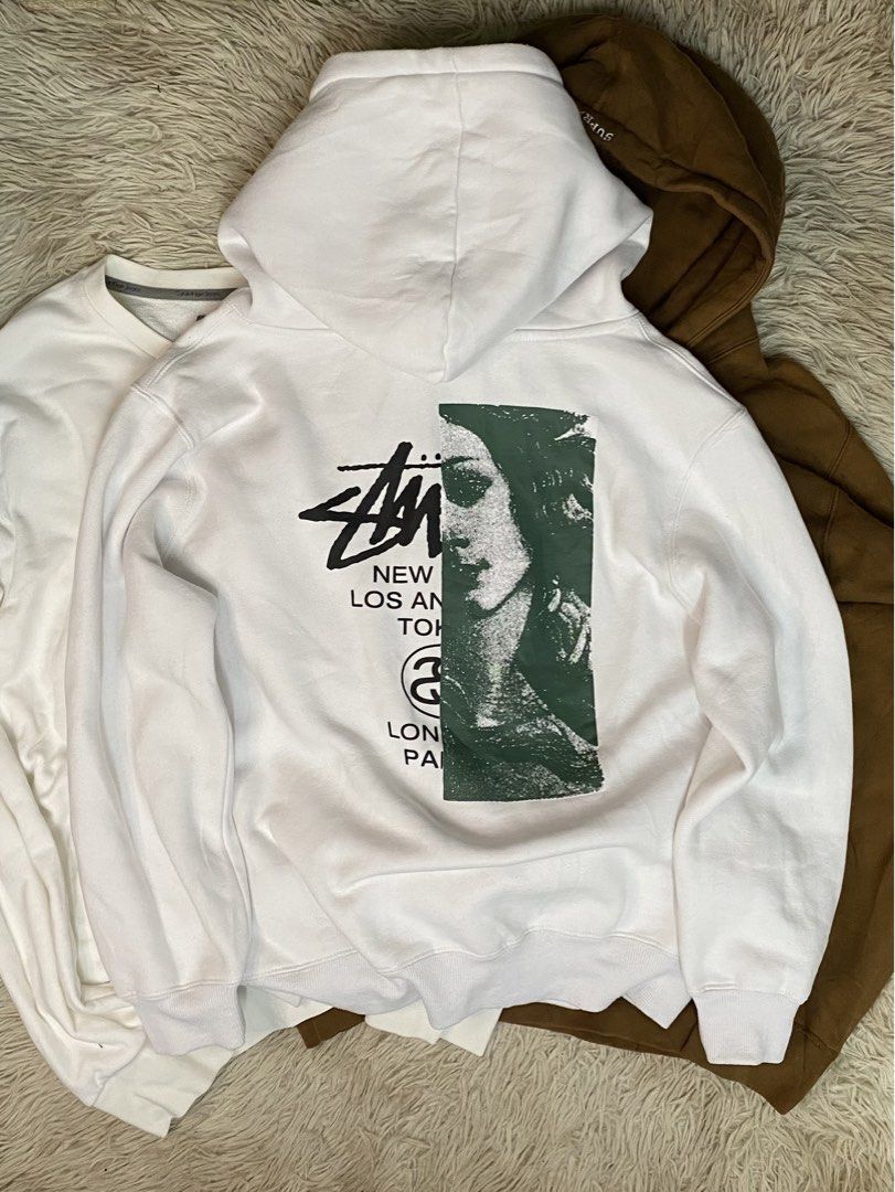 Stussy Venus (Category: Hoodies) located in Aurora. Submitted by clarkmelvinthrift21 (Listing ID 1461459294, Image 1). Description: Name: Stussy Venus 📌Size: Medium 📌Dimensions: 22x26 📌Condition: Excellent 📌Issue/Flaws: Dumi lang need wash 📌Color rate: 9.5 Location: Zamboanga del Sur, Mindanao.