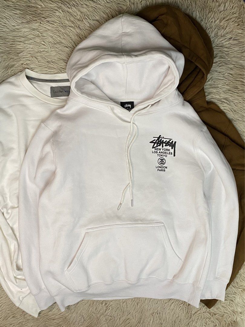 Stussy Venus (Category: Hoodies) located in Aurora. Submitted by clarkmelvinthrift21 (Listing ID 1461459294, Image 2). Description: Name: Stussy Venus 📌Size: Medium 📌Dimensions: 22x26 📌Condition: Excellent 📌Issue/Flaws: Dumi lang need wash 📌Color rate: 9.5 Location: Zamboanga del Sur, Mindanao.