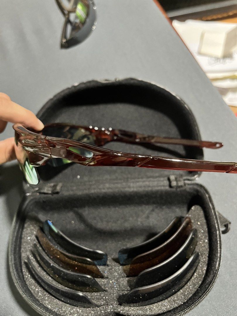 Sunglasses set (Category: Sunglasses & Eyewear) located in Magsingal. Submitted by mjviloria (Listing ID 1461437092, Image 3). Description: Rfs decluttering.