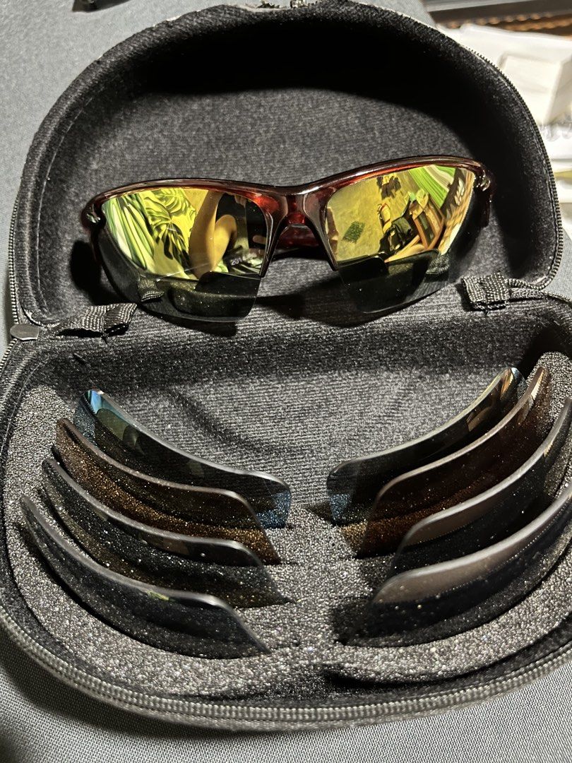 Sunglasses set (Category: Sunglasses & Eyewear) located in Magsingal. Submitted by mjviloria (Listing ID 1461437092, Image 2). Description: Rfs decluttering.