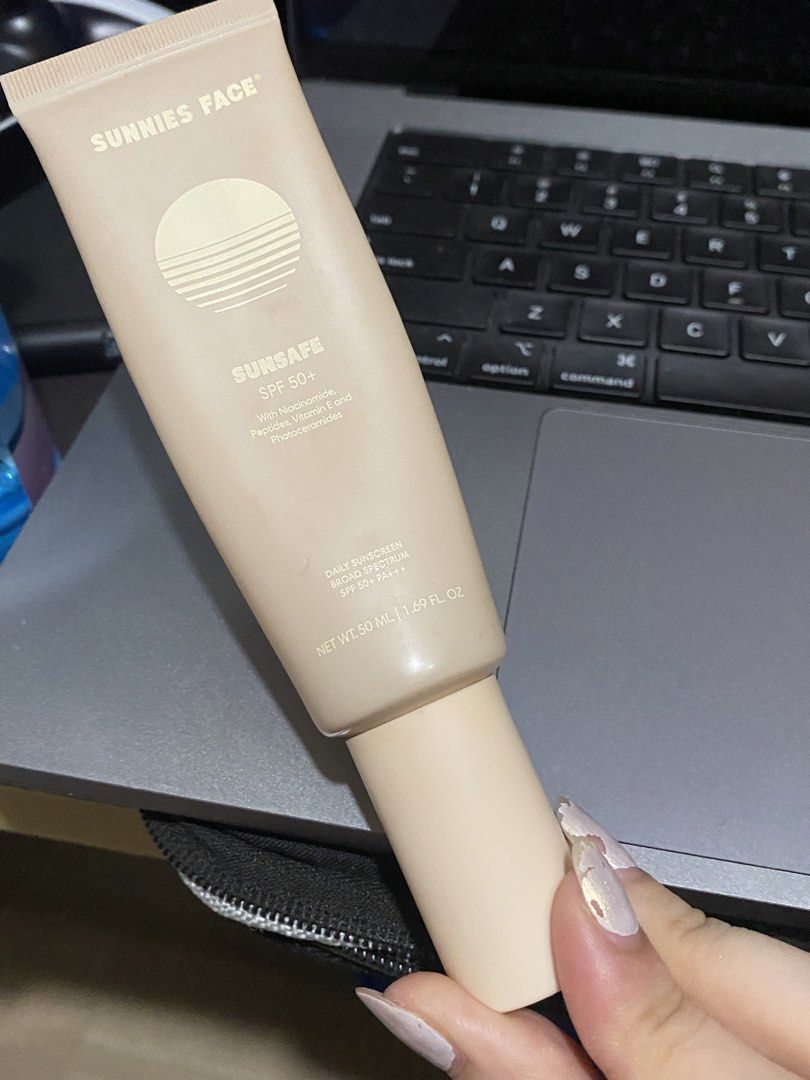 Sunnies Face Sunsafe Daily Sunscreen SPF 50+ (Category: Face Care) located in General Trias. Submitted by sora_mekaru (Listing ID 1461454569, Image 1). Description: - Sunnies Face Sunsafe Daily Sunscreen - SPF 50+ Broad Spectrum Protection - Enriched with Niacinamide, Peptides, Vitamin E, and Photoceramides - 50ml bottle - Ideal for everyday sun protection.