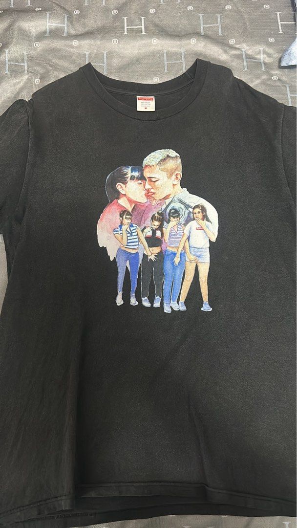 supreme黑色T恤 m size （分類：T-shirt、恤衫、有領衫）位於 Hong Kong。 由 Jackyxxxqq 提交（商品編號 1461464158，圖片 1）。簡介： 九龍灣站交收。
