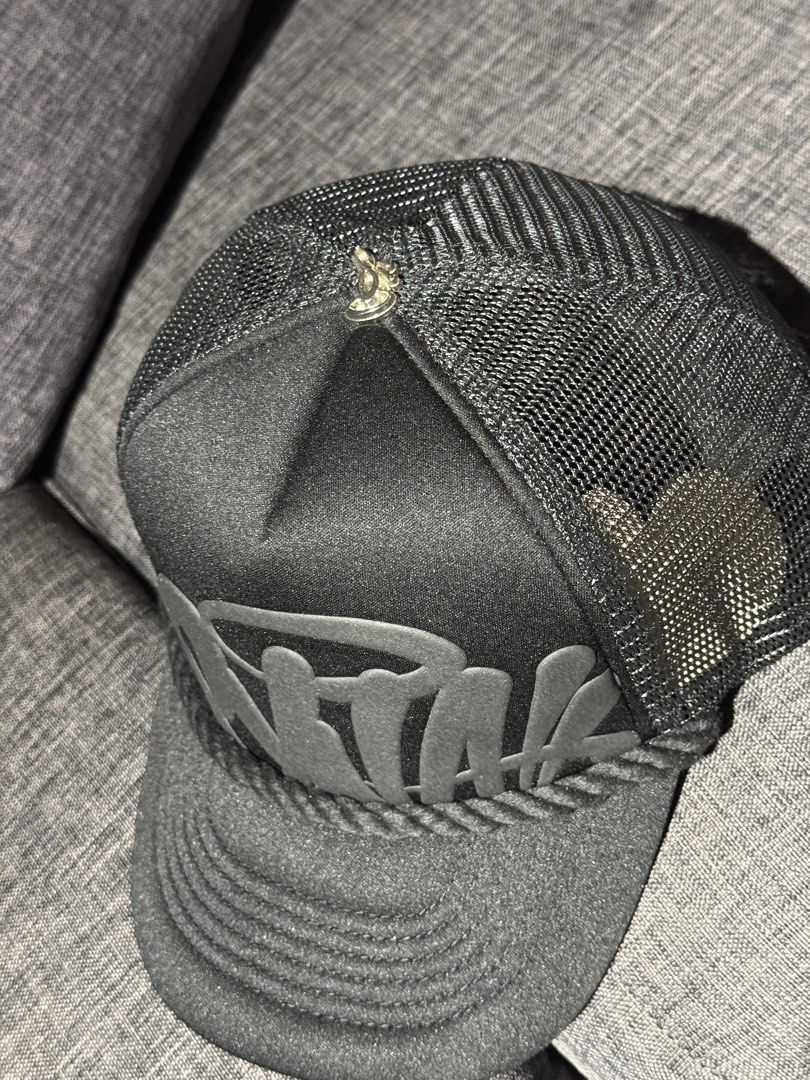 Syna Trucker Hat (black) (Category: Caps & Hats) located in Cavite. Submitted by wsaleclub (Listing ID 1461511985, Image 2). Description: syna trucker hat 400 plus sf pm.
