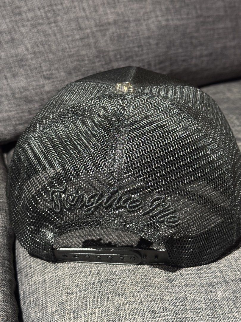 Syna Trucker Hat (black) (Category: Caps & Hats) located in Cavite. Submitted by wsaleclub (Listing ID 1461511985, Image 3). Description: syna trucker hat 400 plus sf pm.