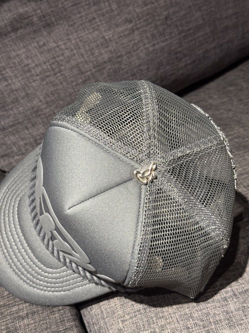 Syna Trucker Hat (gray) (Category: Caps & Hats) located in Cavite. Submitted by wsaleclub (Listing ID 1461506147, Image 2). Description: Syna trucker hat gray Best price.
